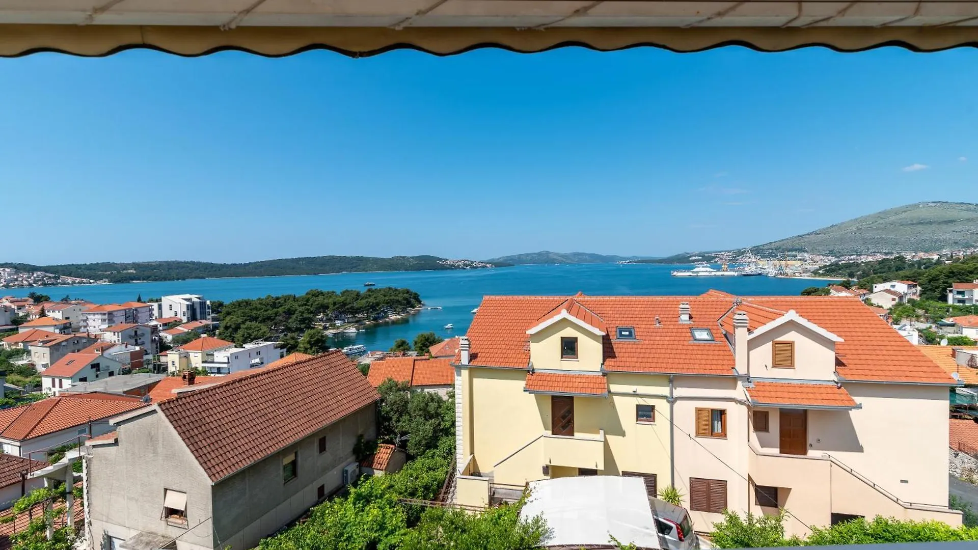 Apartments Anja With Garden, Balcony And Sea View, 3 Min Walk To The Beach تروغير 0*,  كرواتيا