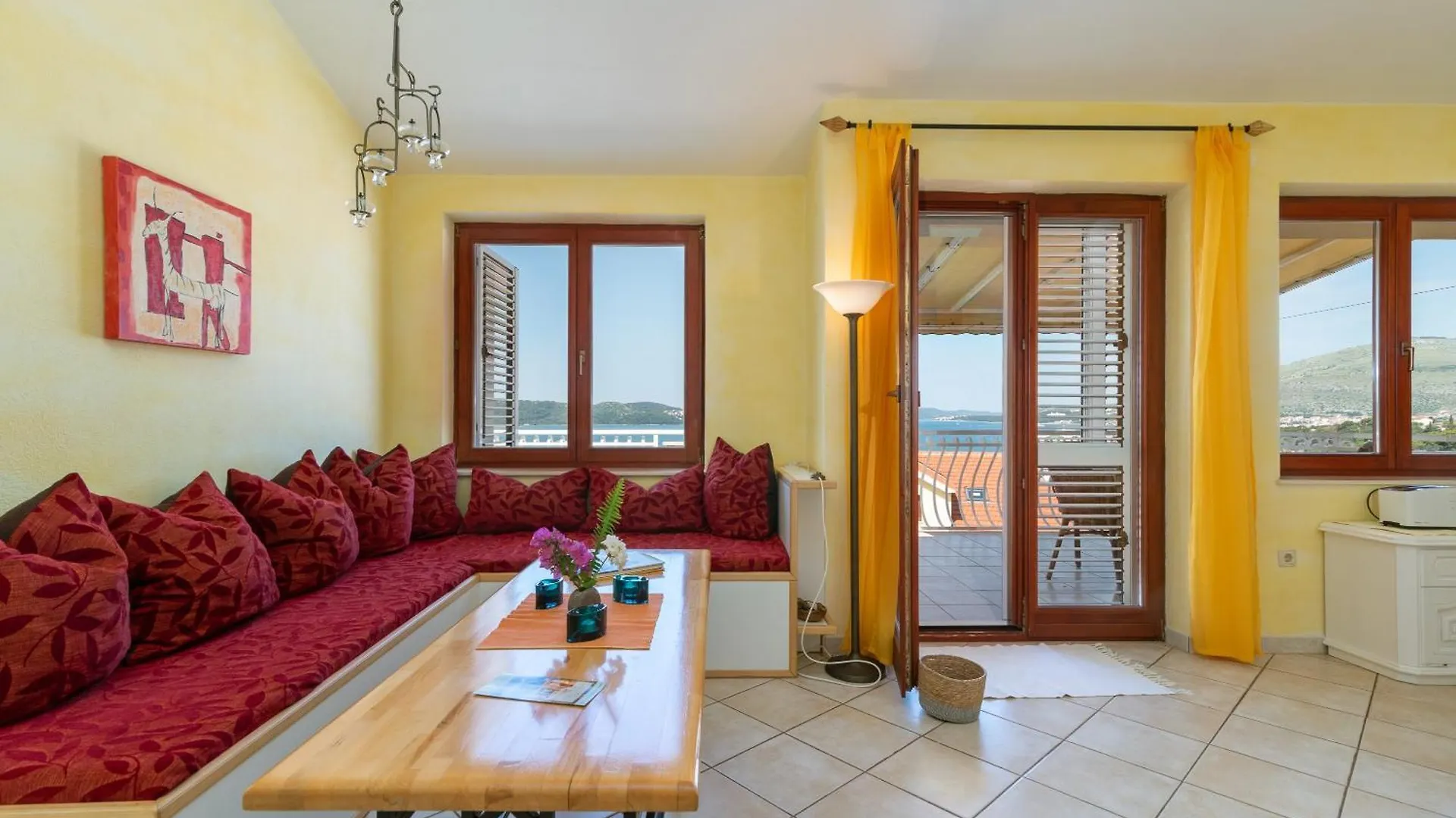 Apartments Anja With Garden, Balcony And Sea View, 3 Min Walk To The Beach تروغير