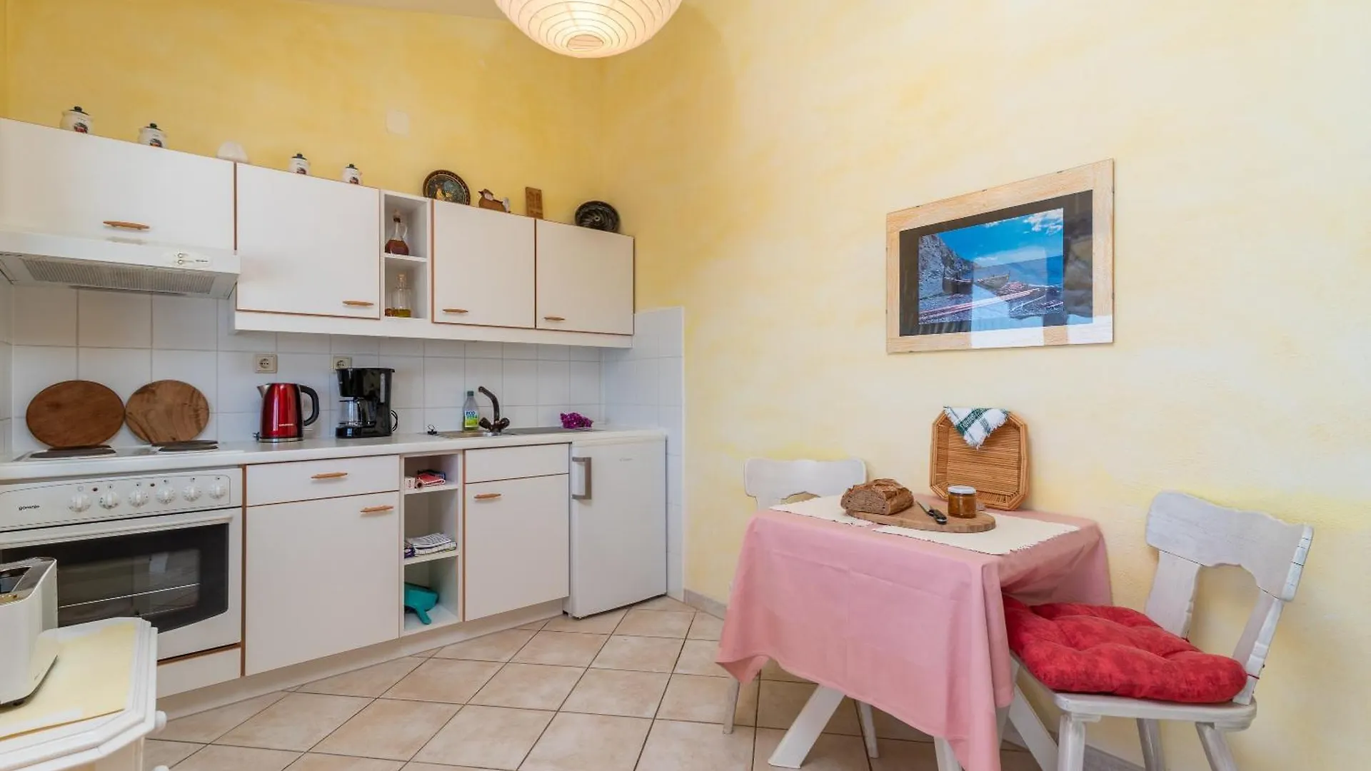 Apartments Anja With Garden, Balcony And Sea View, 3 Min Walk To The Beach تروغير