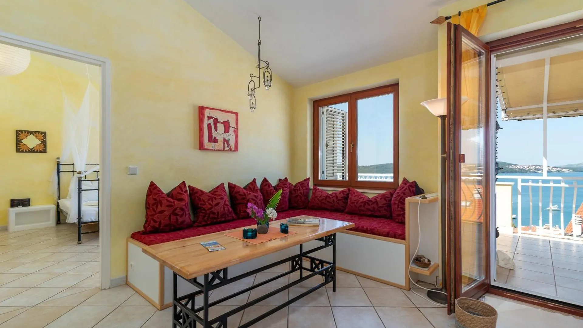 Apartments Anja With Garden, Balcony And Sea View, 3 Min Walk To The Beach تروغير