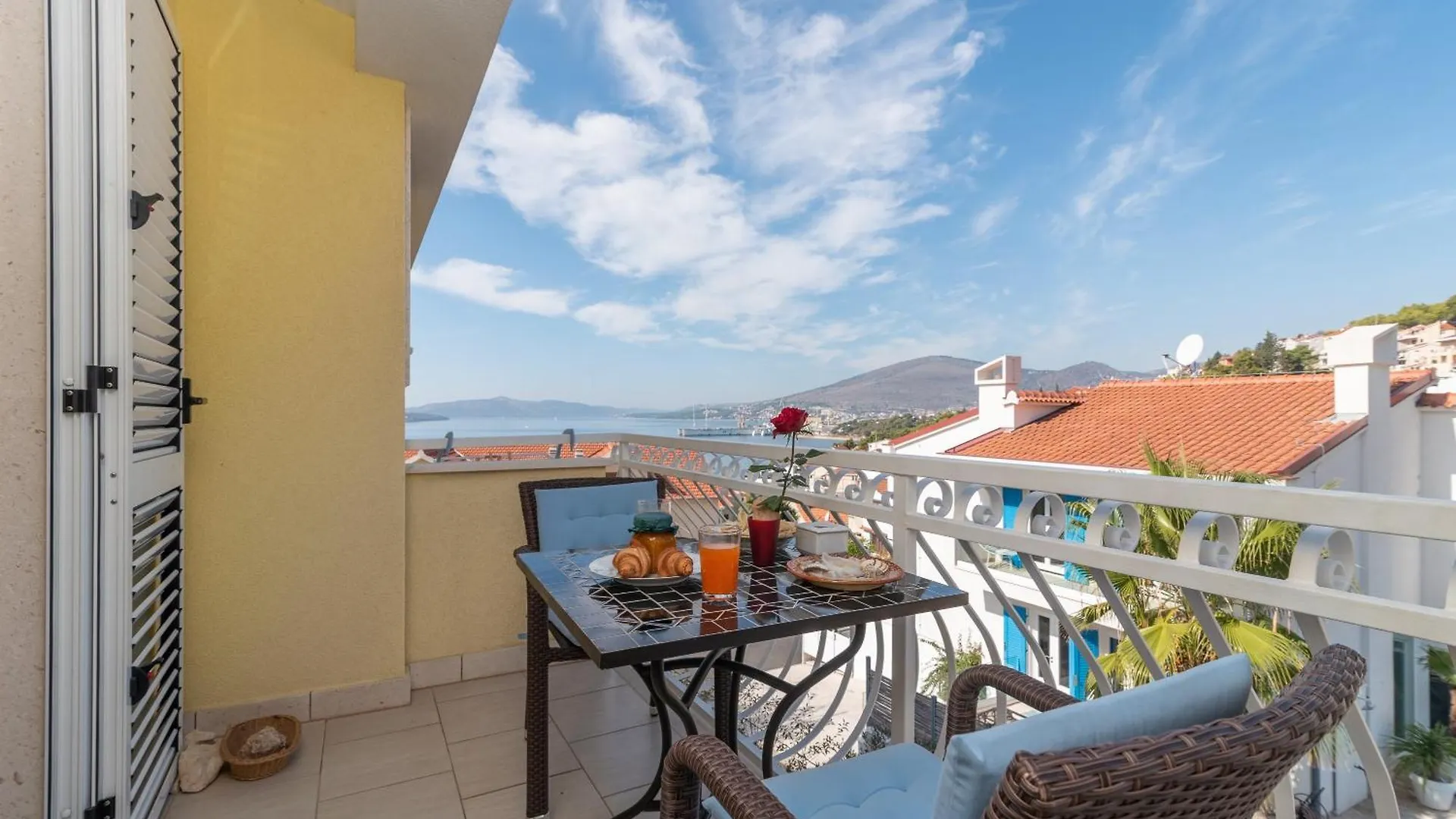Apartments Anja With Garden, Balcony And Sea View, 3 Min Walk To The Beach تروغير كرواتيا