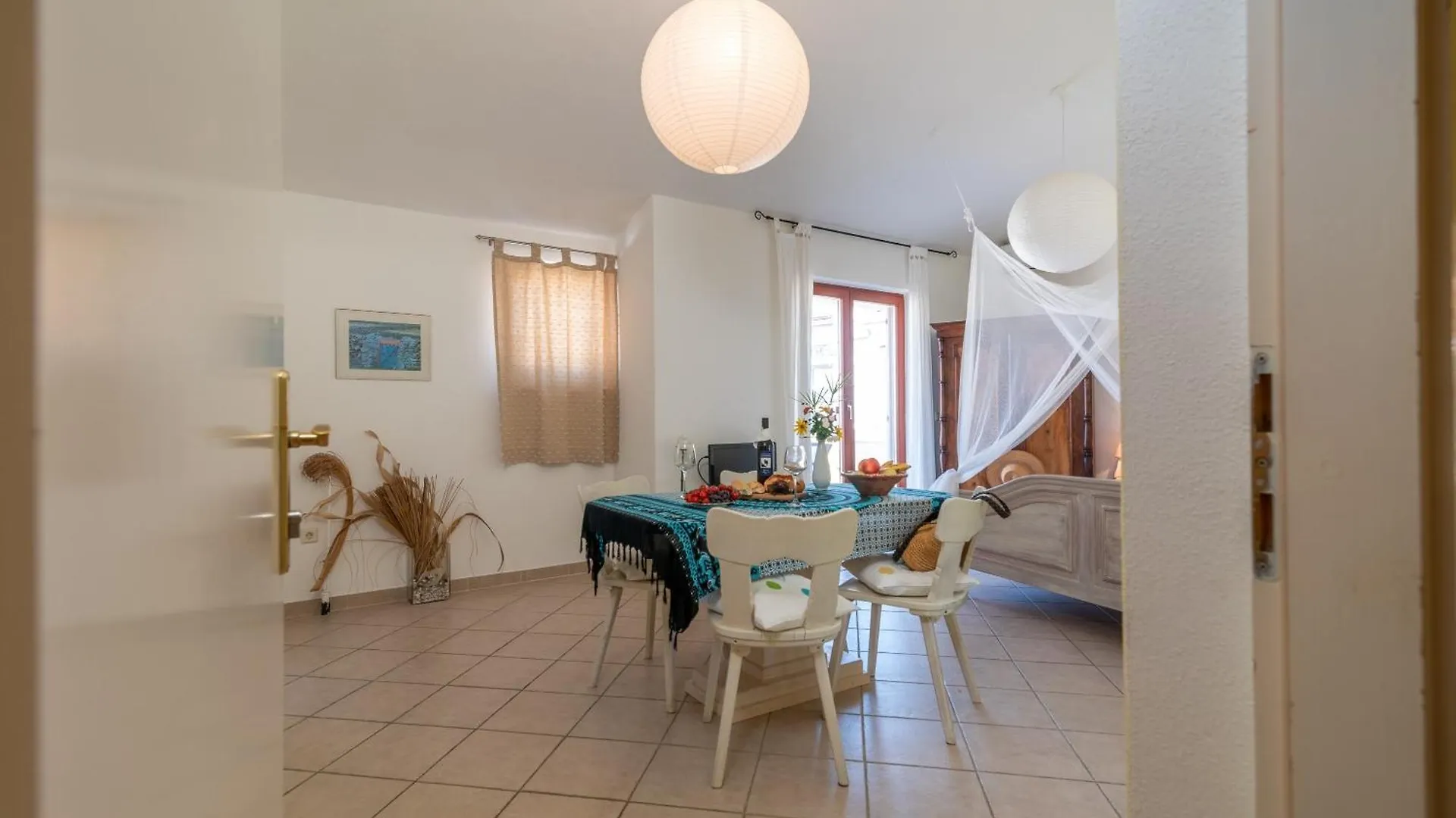 Apartments Anja With Garden, Balcony And Sea View, 3 Min Walk To The Beach تروغير