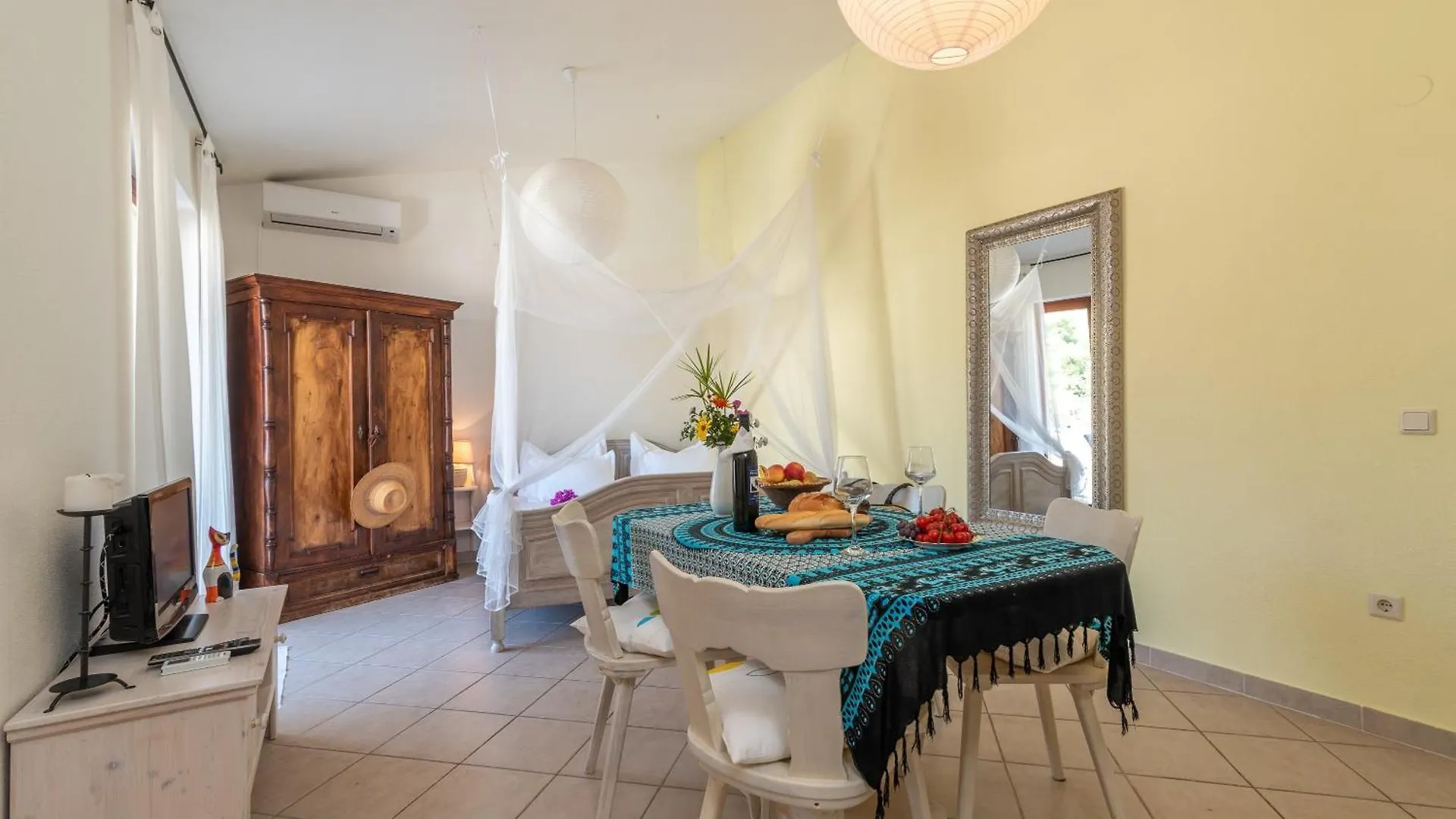 Apartments Anja With Garden, Balcony And Sea View, 3 Min Walk To The Beach تروغير كرواتيا